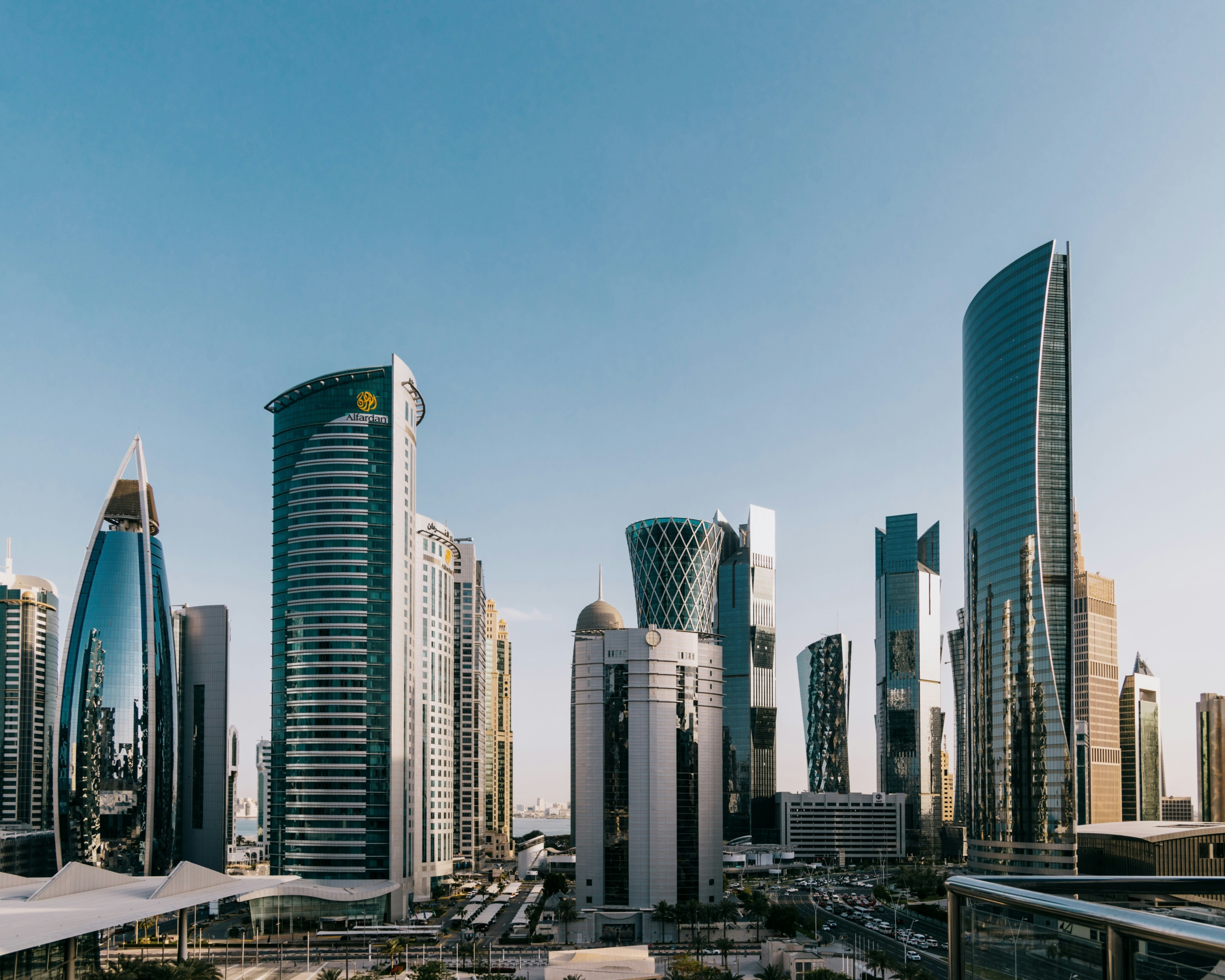 Abu Dabinin inkişaf edən əmlak bazarına investisiya etmək şansınızı qaçırmayın! Bu gün bizimlə əlaqə saxlayın